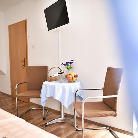 Luka'S Amber Rooms In The Center Of Trogir Exterior photo